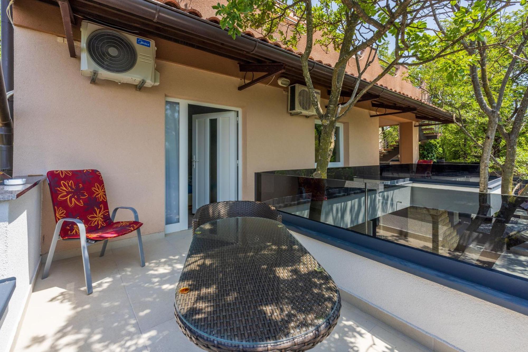 Apartments Plemmy Jadranovo Bagian luar foto