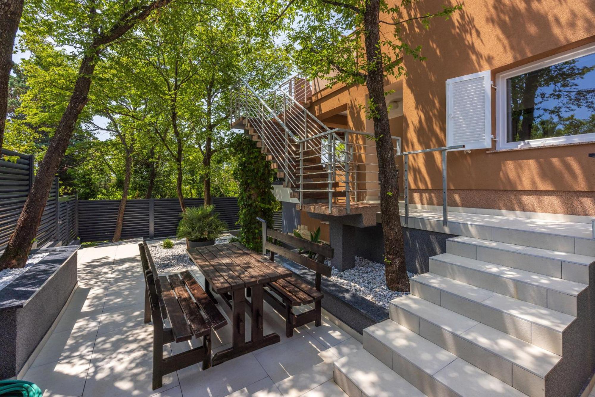Apartments Plemmy Jadranovo Bagian luar foto
